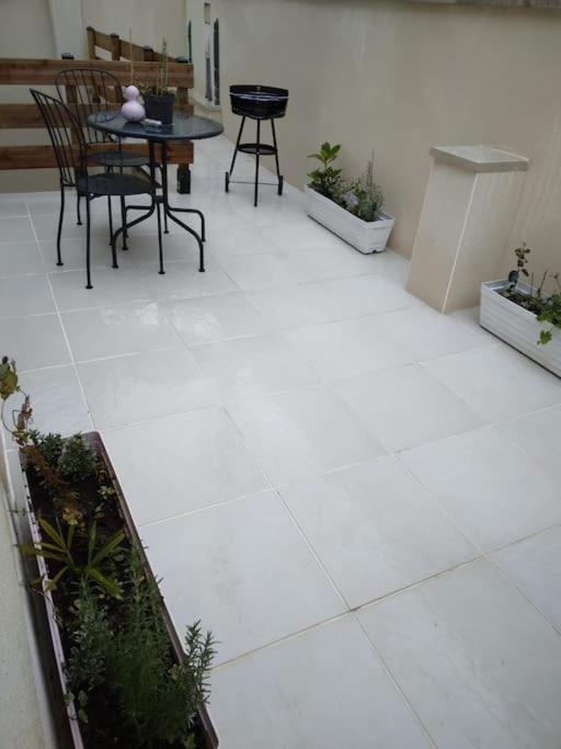 Appartement Cosy Avec Terrasse Vaux-Sur-Seine Esterno foto