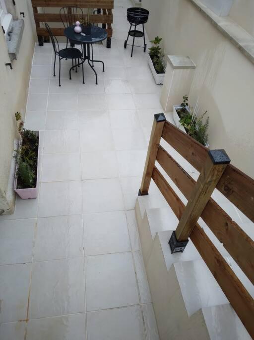 Appartement Cosy Avec Terrasse Vaux-Sur-Seine Esterno foto